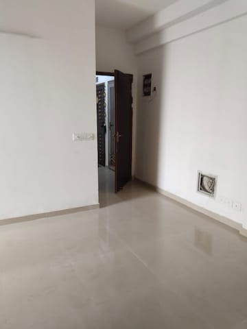 Room in 2 BHK Apartment at Mahagun Mywoods, Sector 16c Greater Noida – for Sale