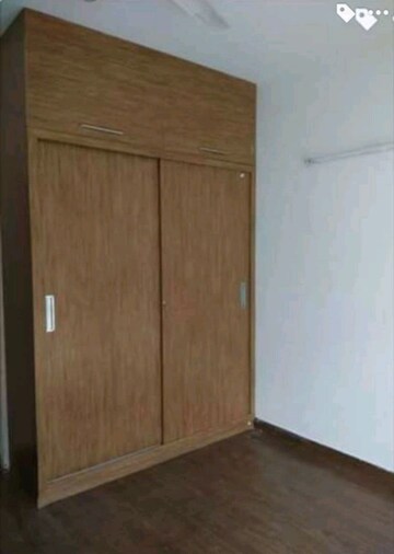 Room in 2.5 BHK Apartment at Mahagun Mywoods III, Sector 16c Greater Noida – for Sale