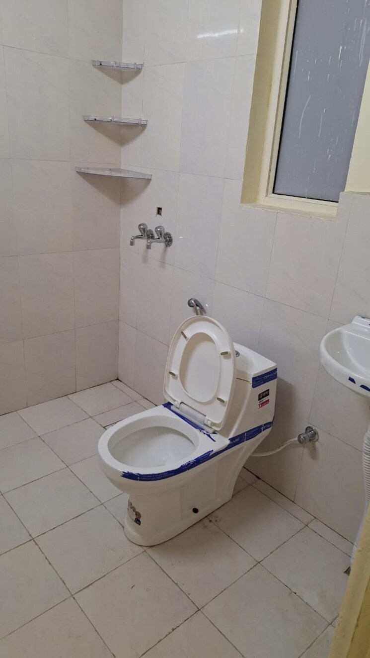 Bathroom, pyramid-square-67a 2 Bedroom 850 Sq.Ft. Apartment In Sector 67 Gurgaon 7871561