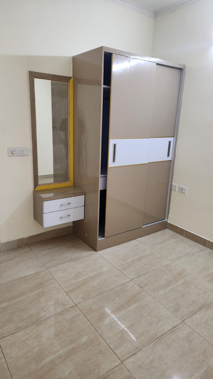 Room, mahagun-mywoods-ii 2 Bedroom 1000 Sq.Ft. Apartment In Sector 16c Greater Noida Greater Noida 7871558