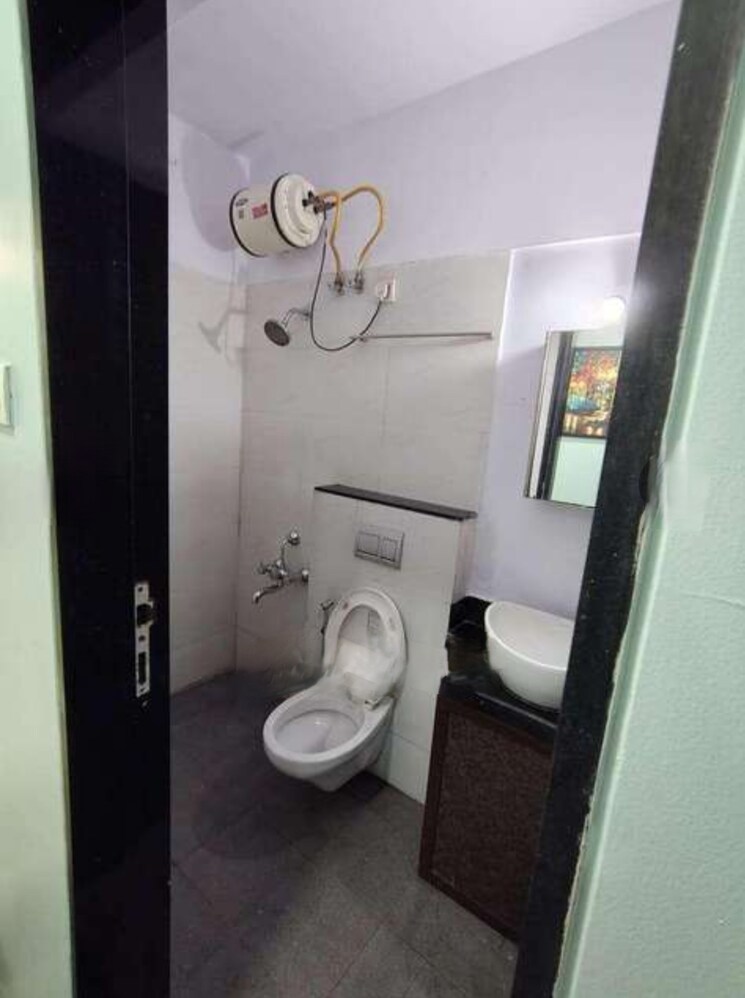 Bathroom, rustomjee-urbania 2 Bedroom 950 Sq.Ft. Apartment In Majiwada Thane 7871555
