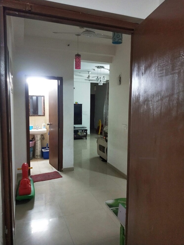 Bathroom, mahagun-mywoods-ii 3 Bedroom 1240 Sq.Ft. Apartment In Sector 16c Greater Noida Greater Noida 7871626