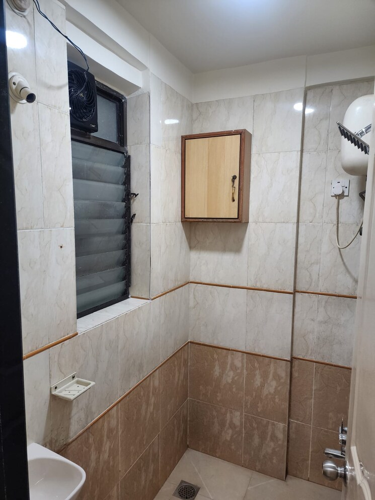 Bathroom, kiran-chs-govandi 1 Bedroom 450 Sq.Ft. Apartment In Govandi Mumbai 7871642