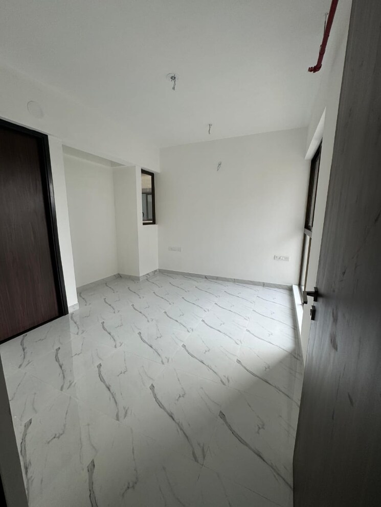 Bathroom, raymond-ten-x-habitat 2 Bedroom 635 Sq.Ft. Apartment In Swastik Garden Thane 7871912