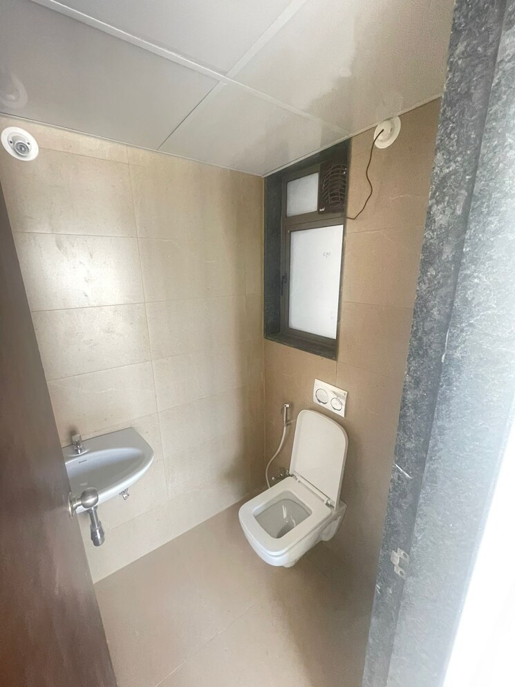 Bathroom, runwal-eirene 1 Bedroom 450 Sq.Ft. Apartment In Balkum Pada Thane 7872043