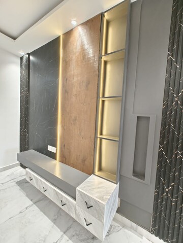 Bathroom in 3 BHK Builder Floor at BPTP Parkland Pride, Sector 77 – for Sale