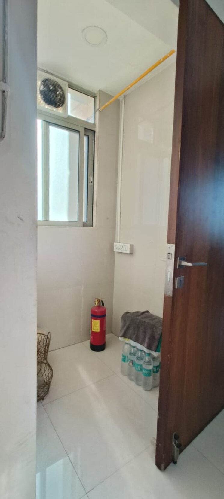 Bathroom, one-hiranandani-park 1 Bedroom 470 Sq.Ft. Apartment In Ghodbunder Road Thane 7872280