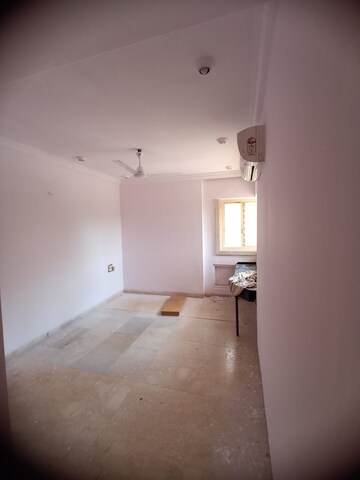 Room in 2 BHK Apartment at Panju Mahal, Bandra West – for Rent