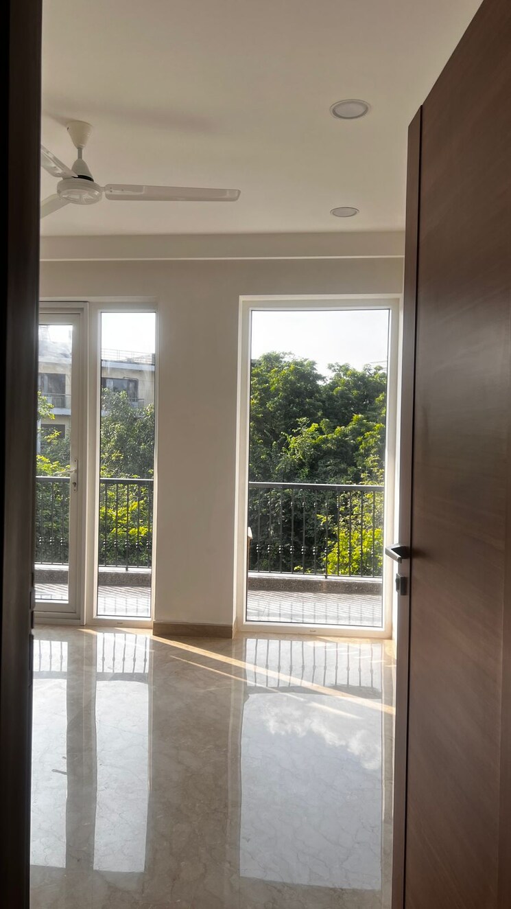 undefined, defence colony 3 Bedroom 1953 Sq.Ft. Builder Floor In Defence Colony Delhi 7872441