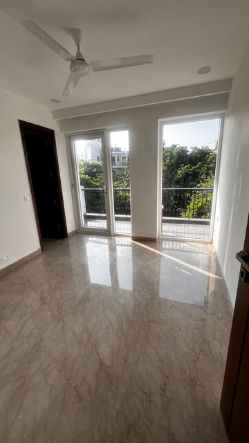 Room in 3 BHK Builder Floor at Defence Colony – for Sale