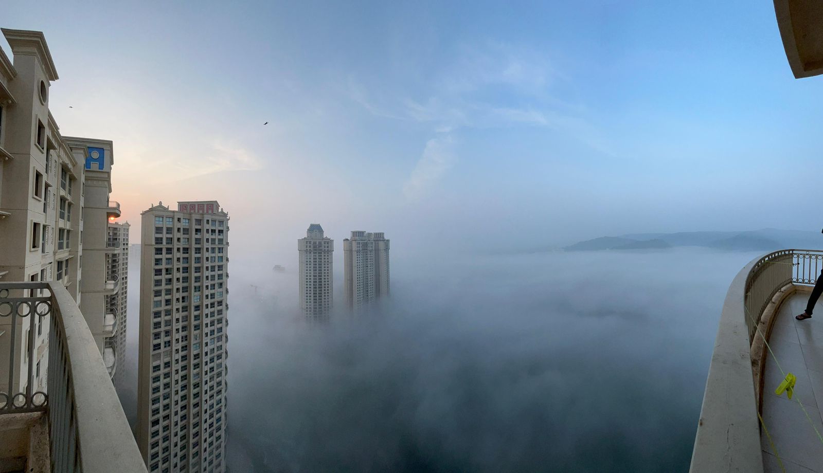 2 BHK Apartment For Sale in Hiranandani Fortune City