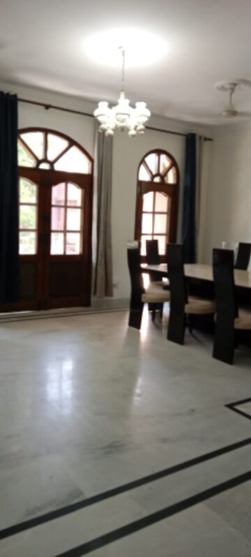 3 BHK Builder Floor For Rent in New Friends Colony