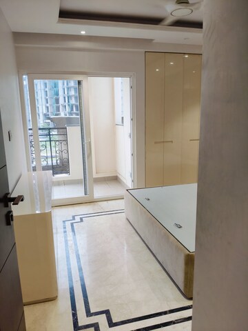 Room in 2.5 BHK Apartment at Skyline Speedway Avenue, Sector 25 Yamuna Expressway – for Sale