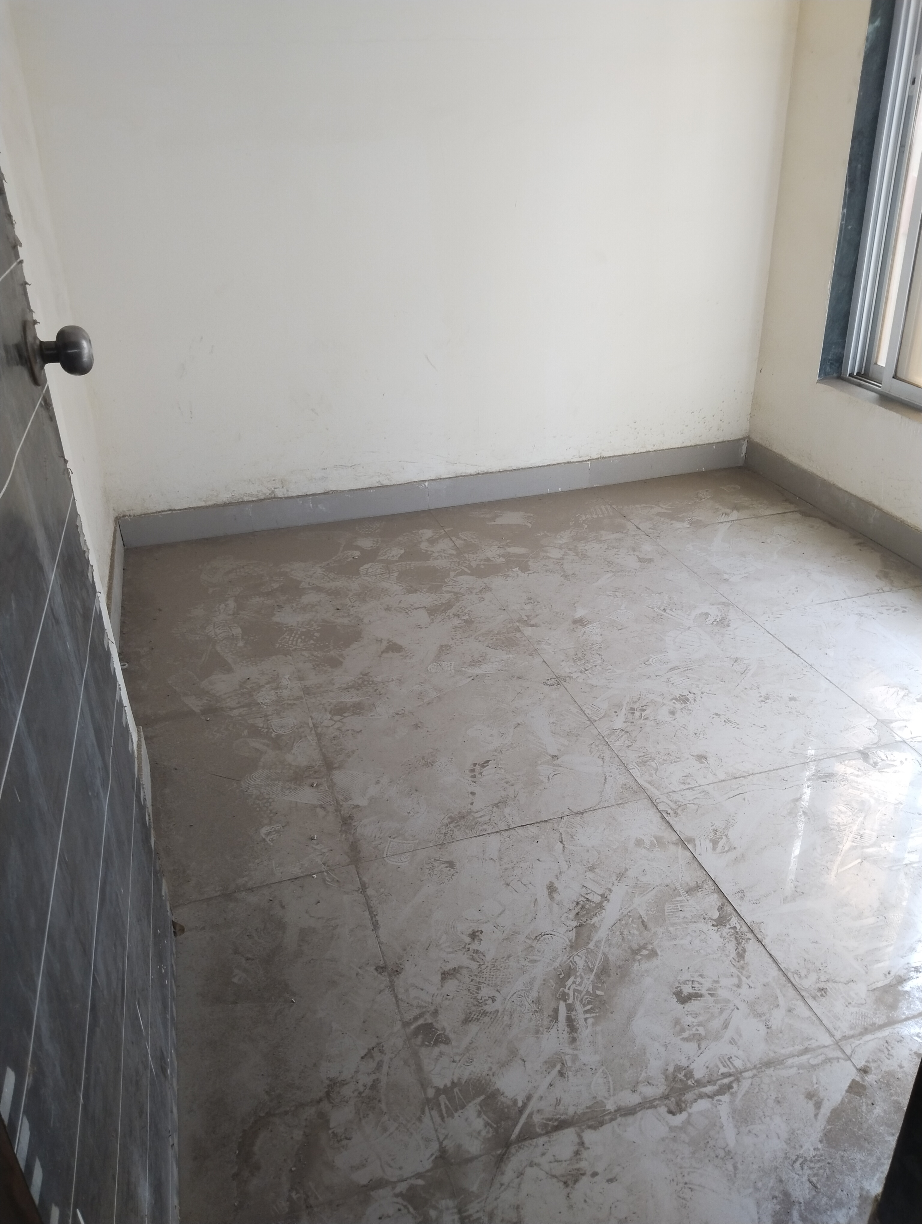 1 BHK Apartment For Sale in Sara Complex 