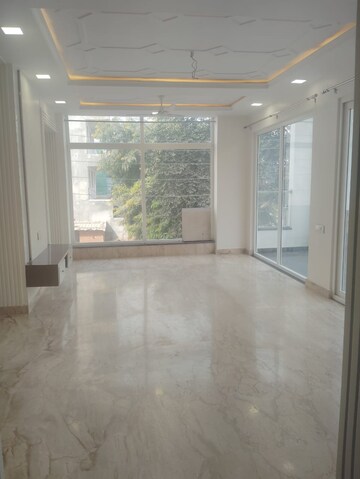 Room in 3 BHK Builder Floor at Sector 57 – for Sale