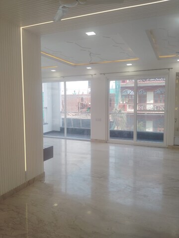 Master Bedroom in 3 BHK Builder Floor at Sector 57 – for Sale