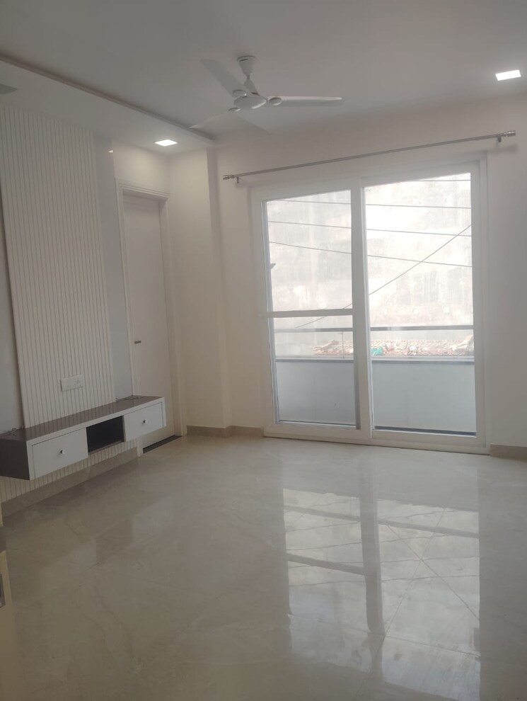 Room, sector 56 3 Bedroom 1950 Sq.Ft. Builder Floor In Sector 56 Gurgaon 7873347