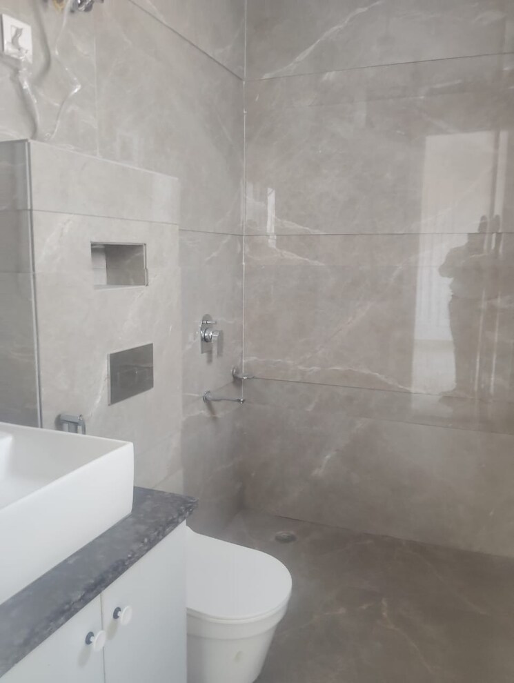 Bathroom, sector 56 3 Bedroom 1950 Sq.Ft. Builder Floor In Sector 56 Gurgaon 7873347