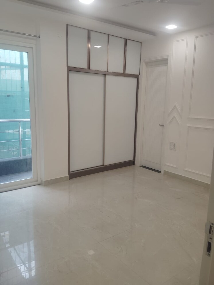 Room, sector 56 3 Bedroom 1950 Sq.Ft. Builder Floor In Sector 56 Gurgaon 7873347