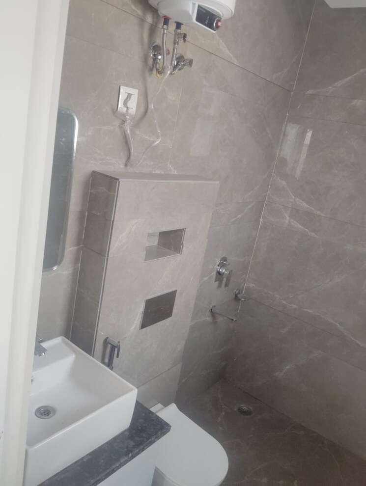 Bathroom, sector 56 3 Bedroom 1950 Sq.Ft. Builder Floor In Sector 56 Gurgaon 7873347
