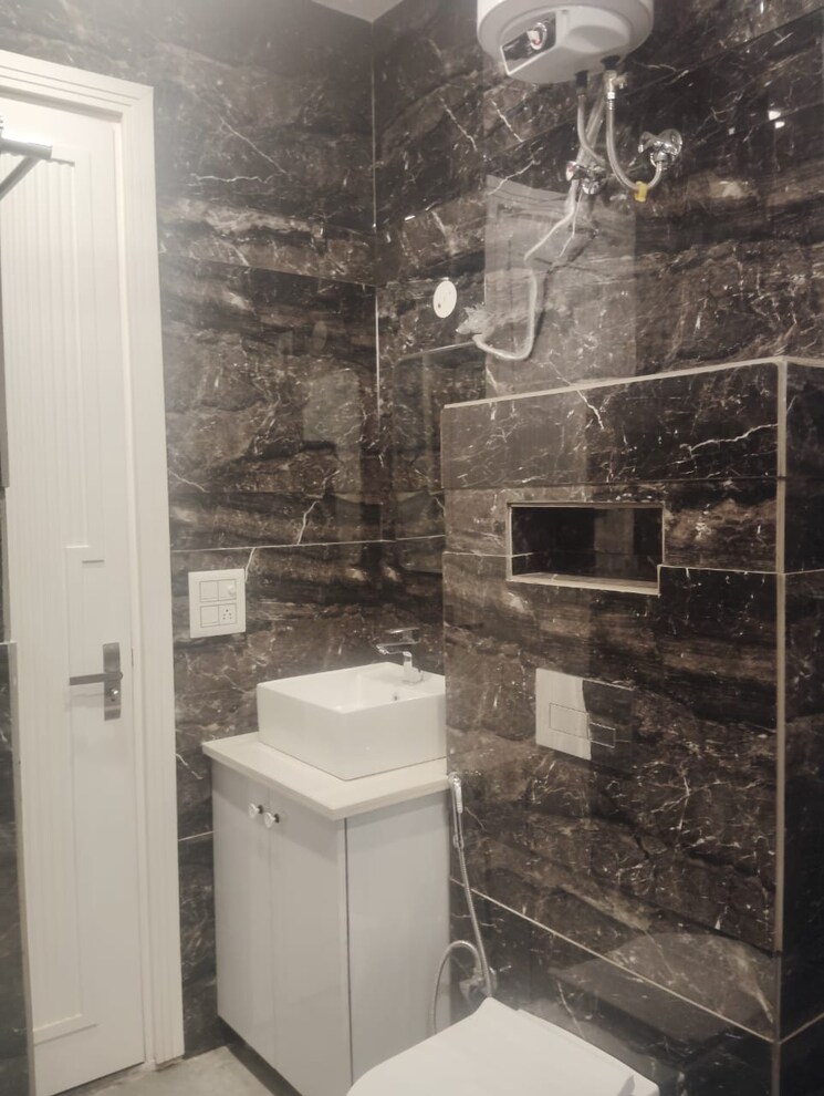 Bathroom, sector 56 3 Bedroom 1950 Sq.Ft. Builder Floor In Sector 56 Gurgaon 7873347