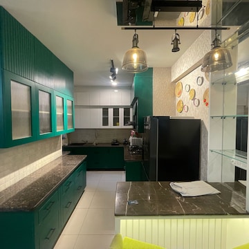 Kitchen in 3 BHK Builder Floor at BPTP Amstoria, Sector 102 – for Sale