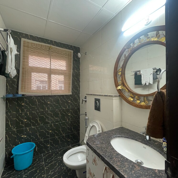Bathroom, bptp-amstoria 3 Bedroom 1924 Sq.Ft. Builder Floor In Sector 102 Gurgaon 7873546