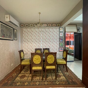 Living Room in 3 BHK Builder Floor at BPTP Amstoria, Sector 102 – for Sale