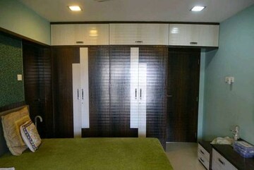 Room in 6 BHK Apartment at Viola Alba, Powai – for Sale