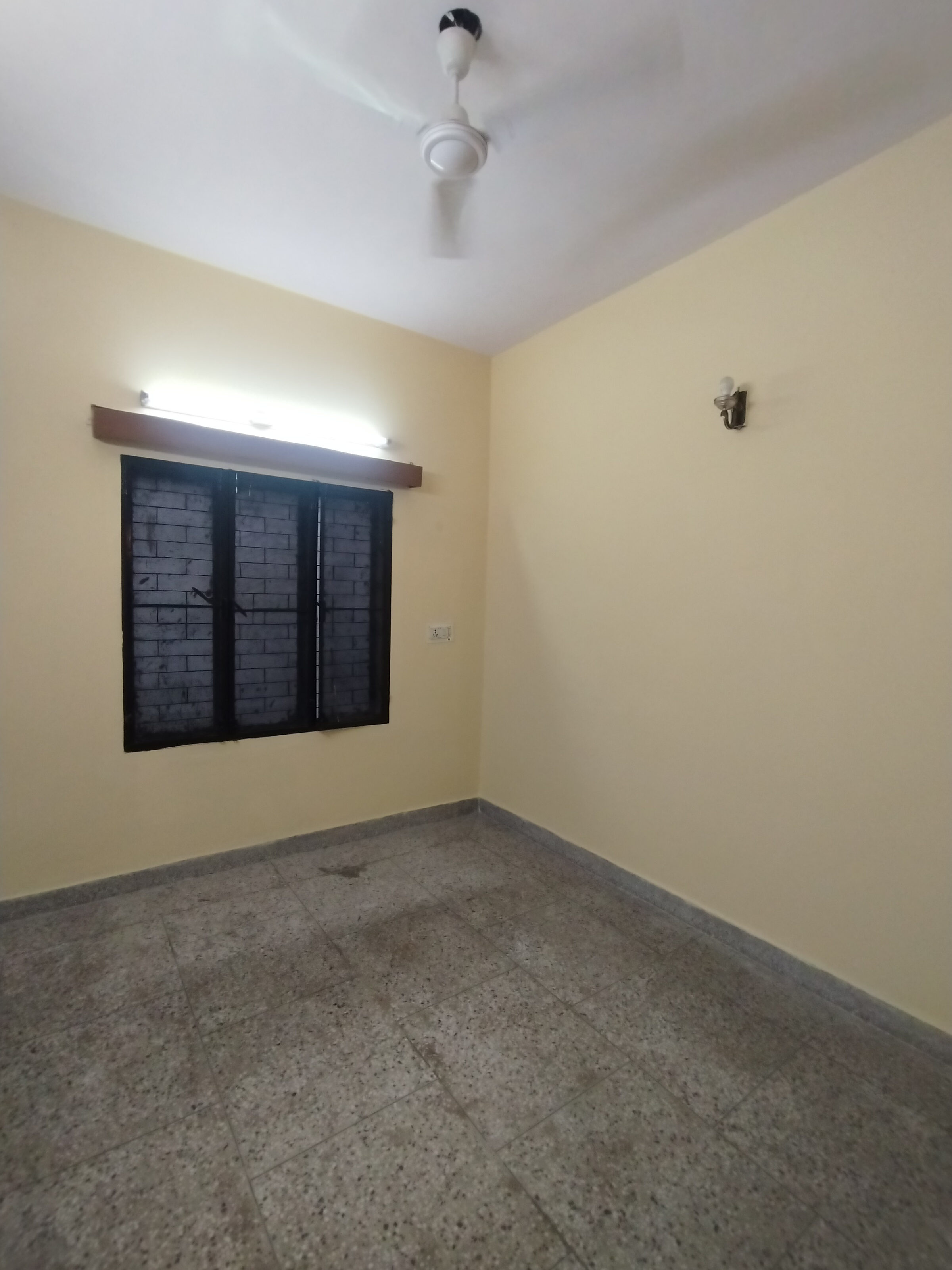 1 BHK Builder Floor For Rent in RWA Block B1 Paschim Vihar Paschim Vihar Delhi  7873663