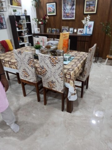Parking in 4 BHK Builder Floor at Sector 42 – for Rent