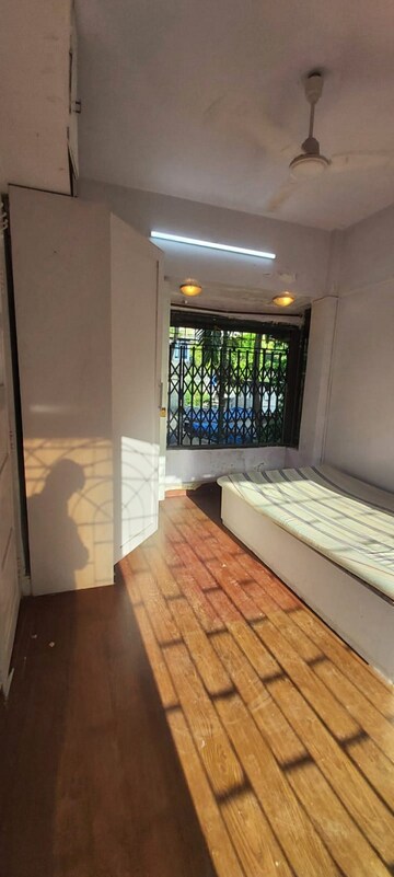 Bedroom in 1 BHK Apartment at Bandra West – for Rent