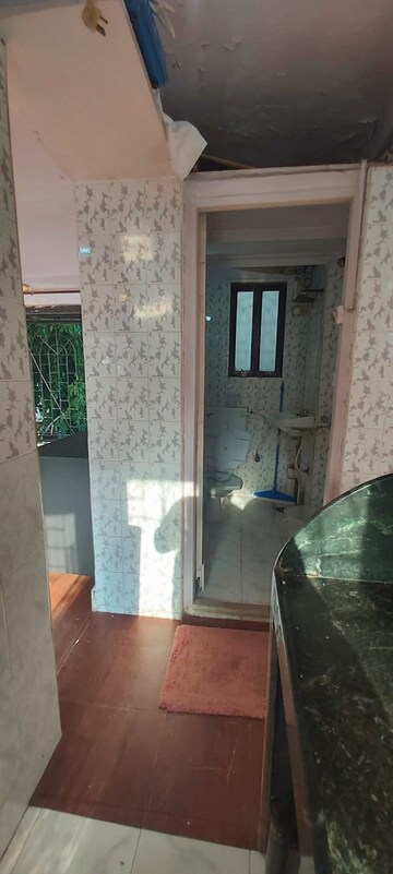  1 BHK Apartment at Bandra West – for Rent