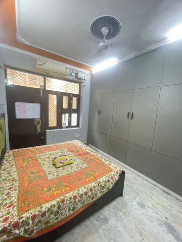 Bedroom in 4 BHK Builder Floor at Sector 42 – for Rent