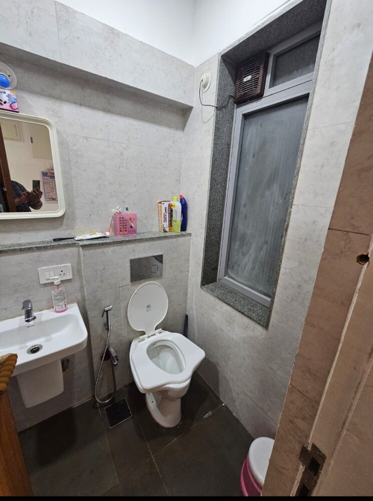 Bathroom, dynamix-avanya 2 Bedroom 1000 Sq.Ft. Apartment In Dahisar East Mumbai 7874236