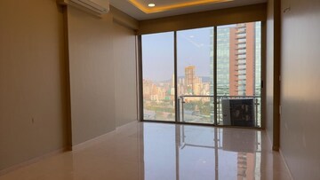 Room in 4 BHK Apartment at Kohinoor Square Altissimo, Dadar West – for Rent