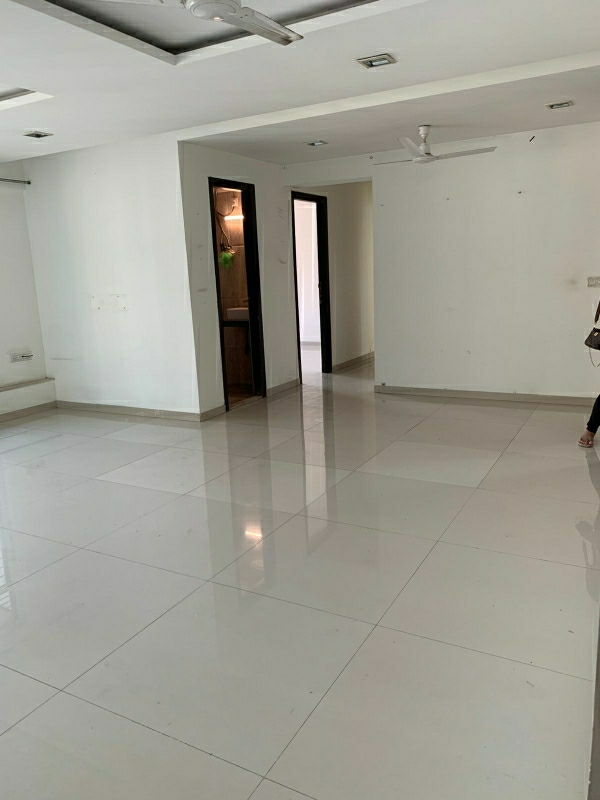 4 BHK Apartment For Sale in Kalpataru Radiance