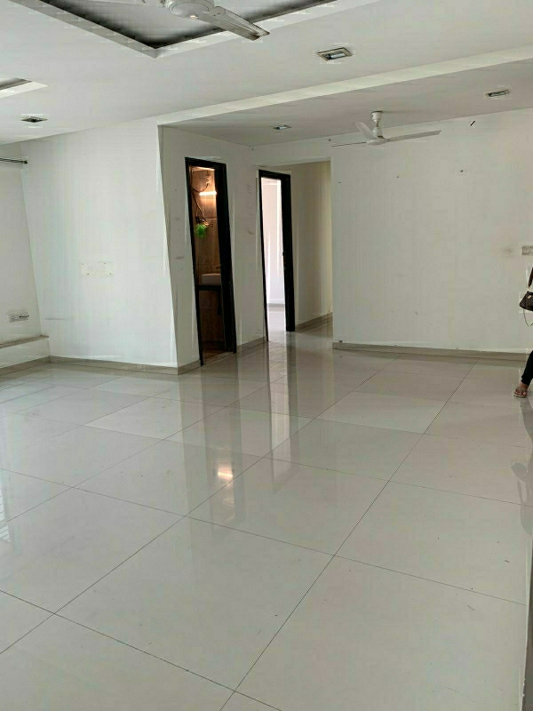 2 BHK Apartment For Sale in Kalpataru Radiance