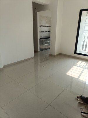 Room in 1 BHK Apartment at Dynamic Crest, Shilphata – for Sale