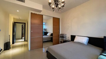 Room in 2.5 BHK Apartment at Lodha Bel Air, Jogeshwari West – for Rent