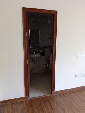 Room in 3.5 BHK Apartment at Supertech Golf Country Villa, Sector 22d Yamuna Expressway – for Sale