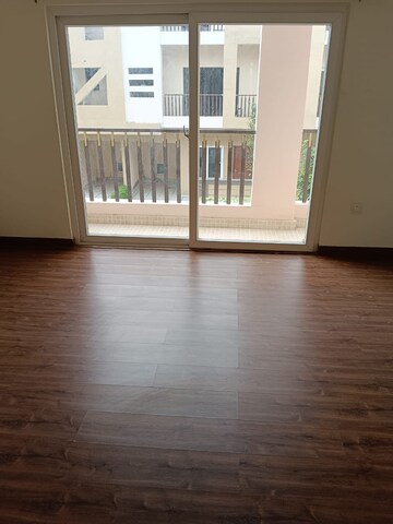 Room in 3.5 BHK Apartment at Supertech Golf Country Villa, Sector 22d Yamuna Expressway – for Sale