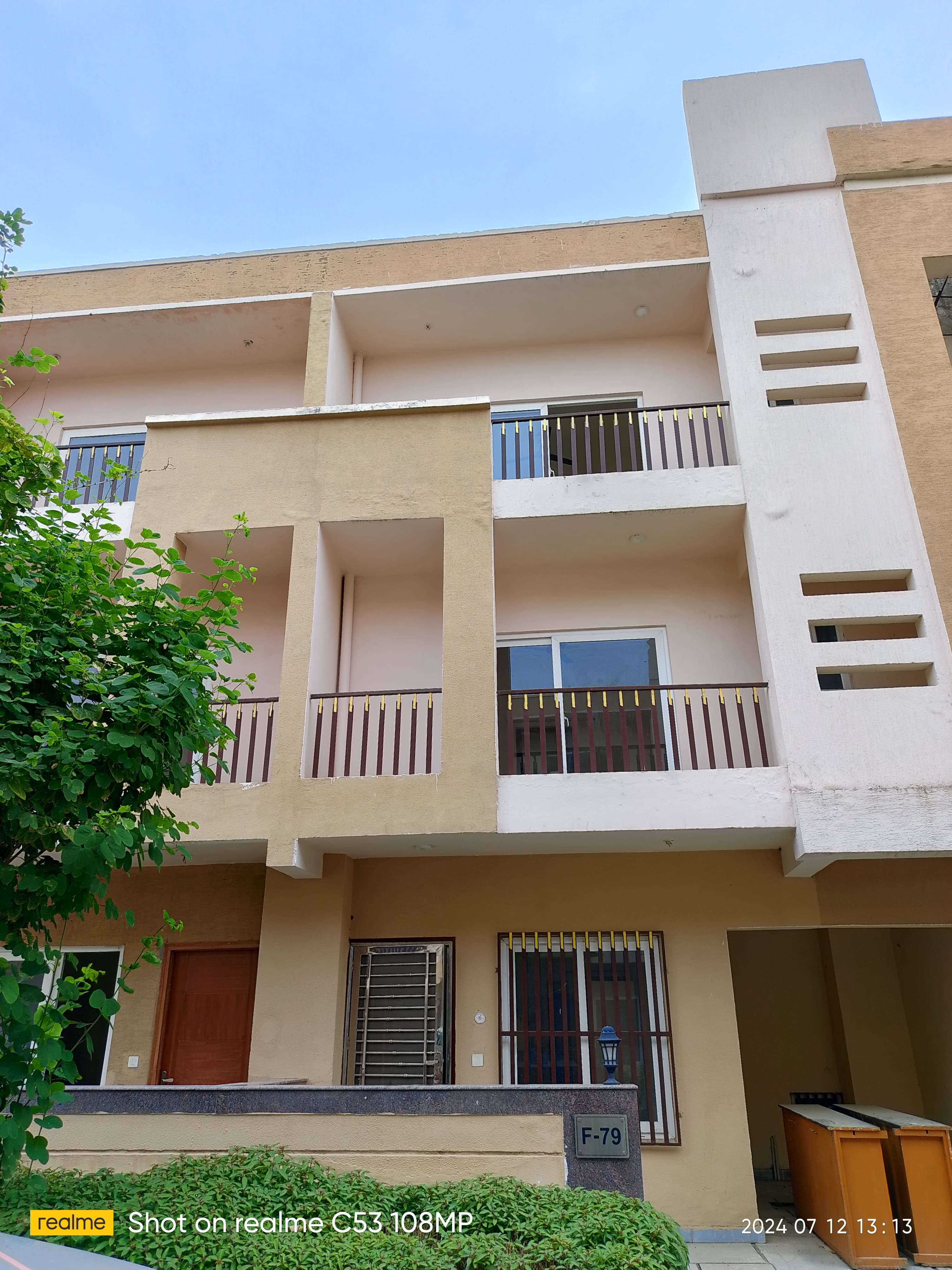 3.5 BHK 101 Sq.Yd. Apartment in Supertech Golf Country Villa