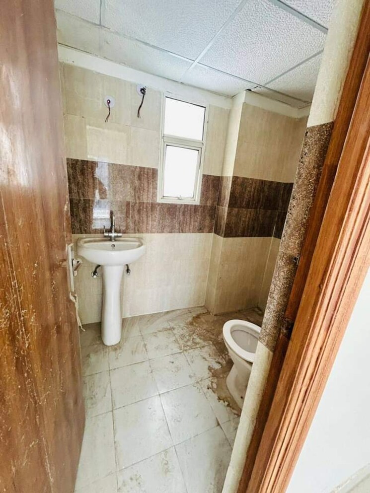 Bathroom, panchsheel-greens-ii 2 Bedroom 915 Sq.Ft. Apartment In Sector 16 Greater Noida Greater Noida 7874624