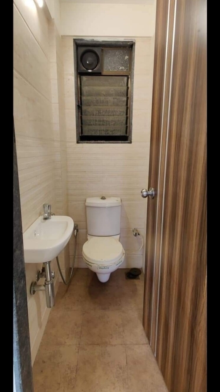 Bathroom, godrej-emerald 2 Bedroom 708 Sq.Ft. Apartment In Ghodbunder Road Thane 7874784