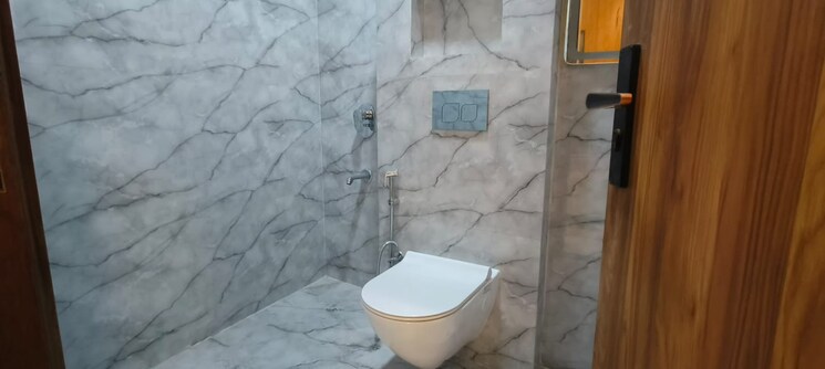 Bathroom, niti khand 3 Bedroom 90 Sq.Mt. Builder Floor In Niti Khand Ghaziabad 7874828