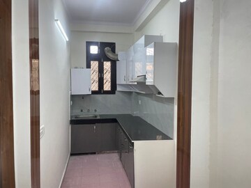 Kitchen in 2.5 BHK Builder Floor at Niti Khand – for Sale
