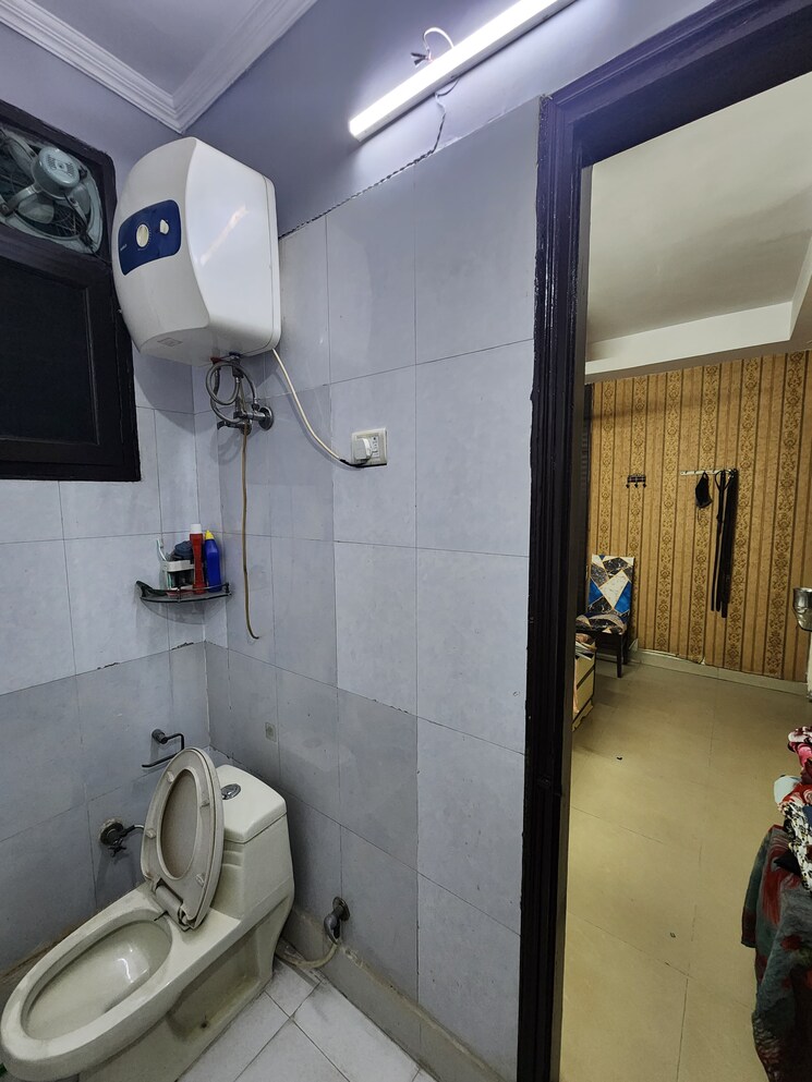 Bathroom, vasundhara sector 5 4 Bedroom 162 Sq.Mt. Builder Floor In Vasundhara Sector 5 Ghaziabad 7874850