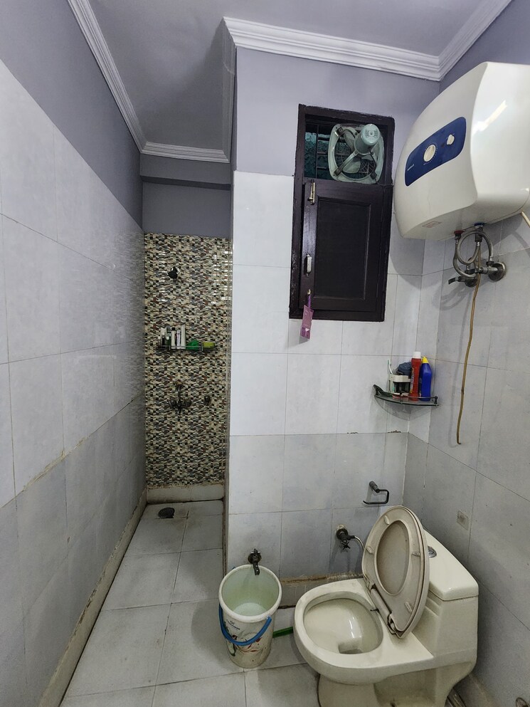 Bathroom, vasundhara sector 5 4 Bedroom 162 Sq.Mt. Builder Floor In Vasundhara Sector 5 Ghaziabad 7874850