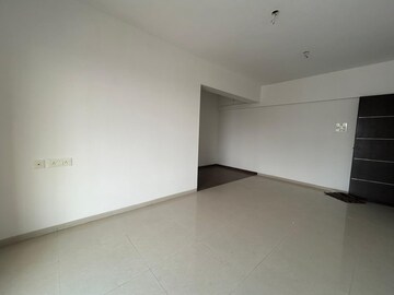 Room in 2 BHK Apartment at Shree Niketan, Kandivali West – for Sale